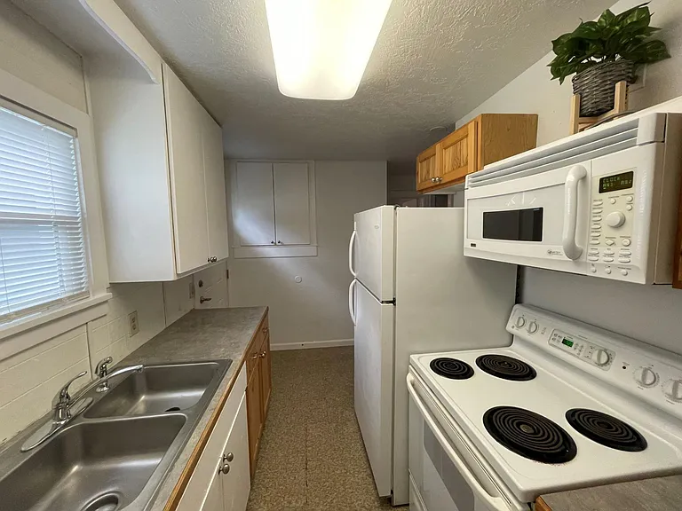 103 S Ivy St #3 — Photo 2