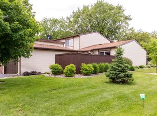1650 Meadow Cir SE, Rochester, MN 55904