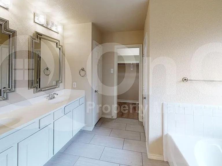 4828 Curzon Ave — Photo 11