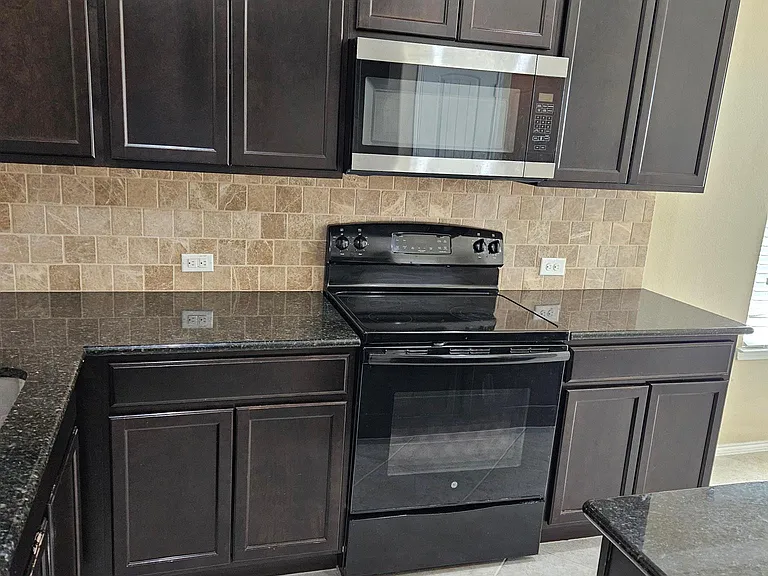 8440 Gentian Dr — Photo 7
