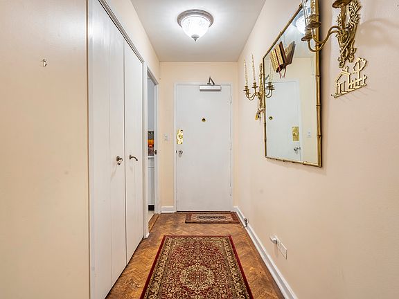 2nd image of 850 N Dewitt Pl #9AC