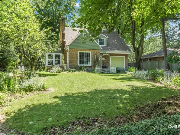 1518 32nd St SE, Grand Rapids, MI 49508