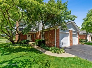 242 W Golfview Ter, Palatine, IL 60067