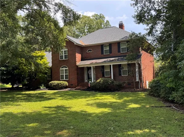 616 Pinehollow Dr, Anderson, SC 29621