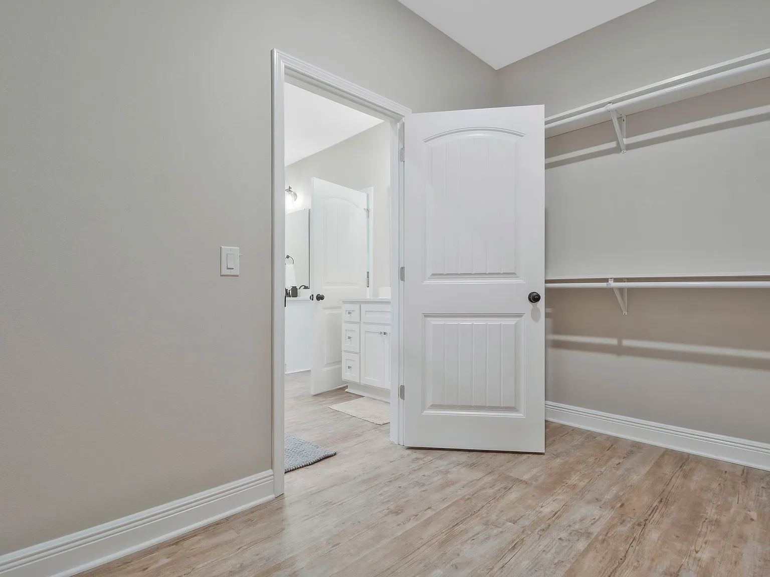 4 bed, 1876 sqft, $4,500 — Photo 2
