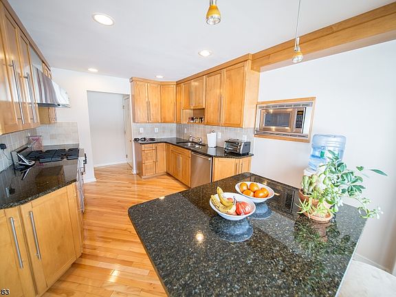 3rd image of 19 Waldeck Ct #21