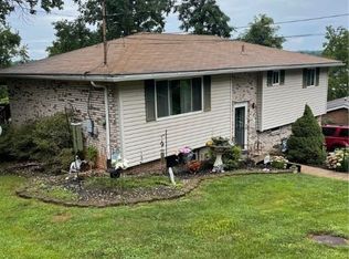 2716 Southmoor Dr, Parkersburg, WV