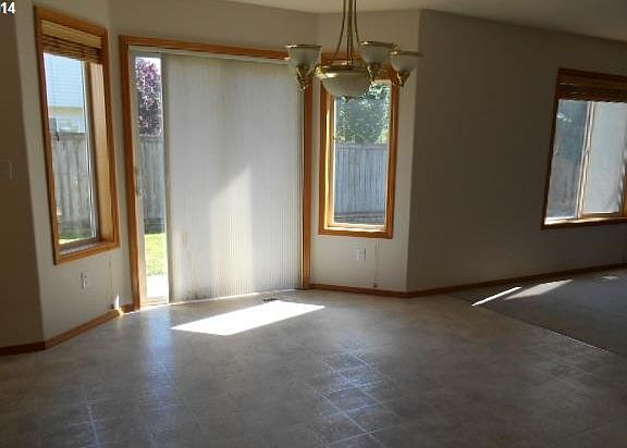 5th image of 16705 NE 12th St