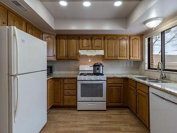 5th image of 42371 Dianna Ct