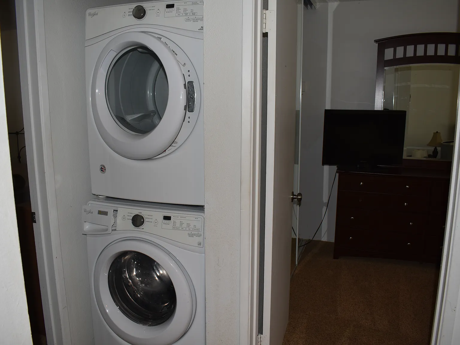 2 bed, 1.5 bath, 1100 sqft, $3,200 — Photo 1