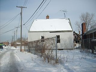 5th image of 681 W Robinwood St