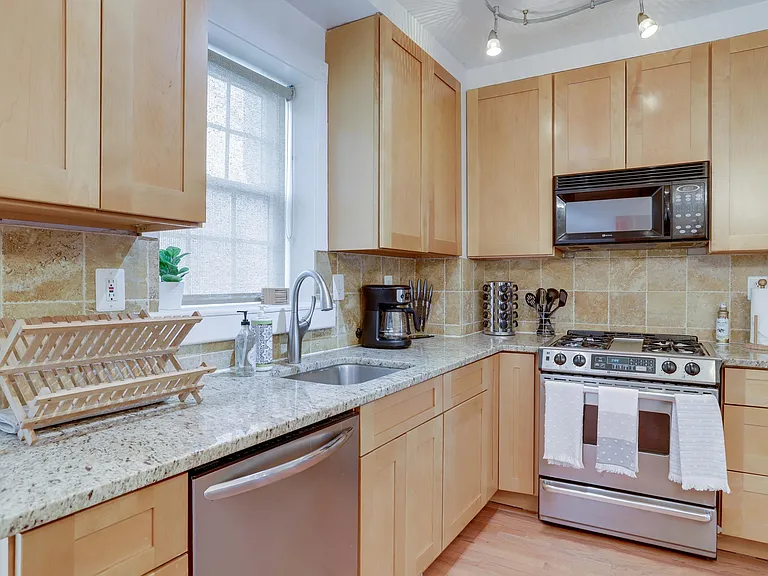 1702 Florida Ave NW — Photo 14