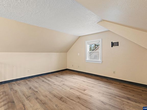 3rd image of 771 21st St SE