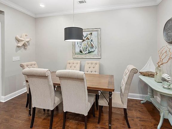 5th image of 1105 Reserve Ln