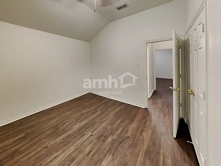 6024 Silkcrest Trl — Photo 17