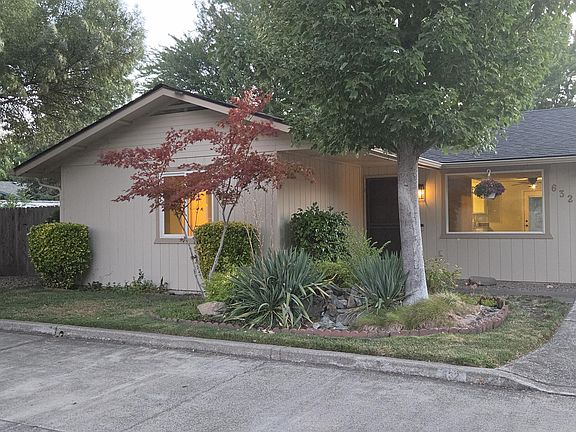 2nd image of 632 SW Sunwood Way