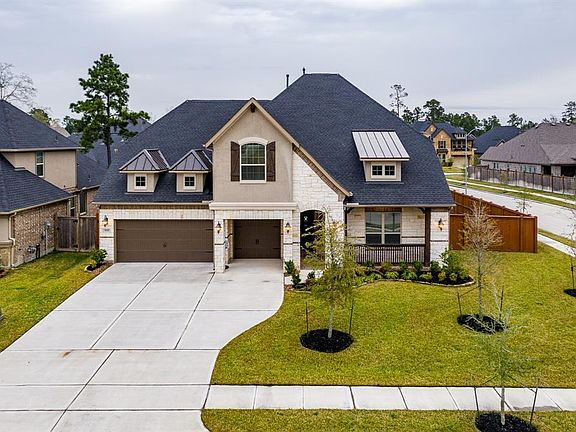 Perfect plan for multi-generational living or a need for full quarters.