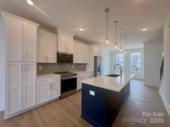 3618 S Tryon St #19, Charlotte, NC 28217