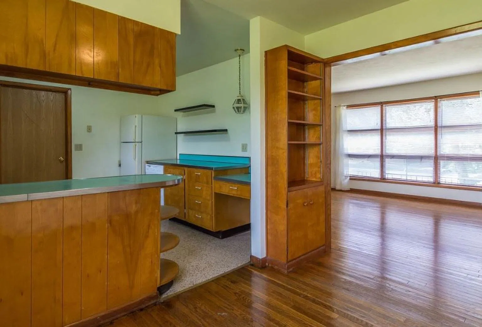 3bd, 2 ba available August 2027! — Photo 3