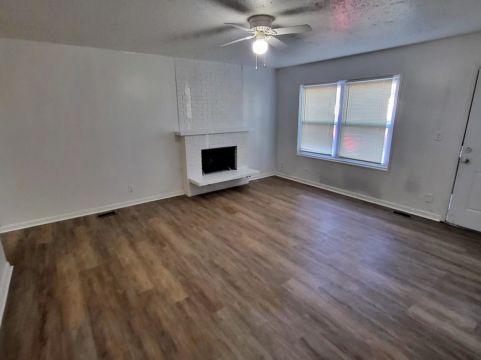 3 bed, 1.0 bath, 1450 sqft, $1,350 — Photo 4