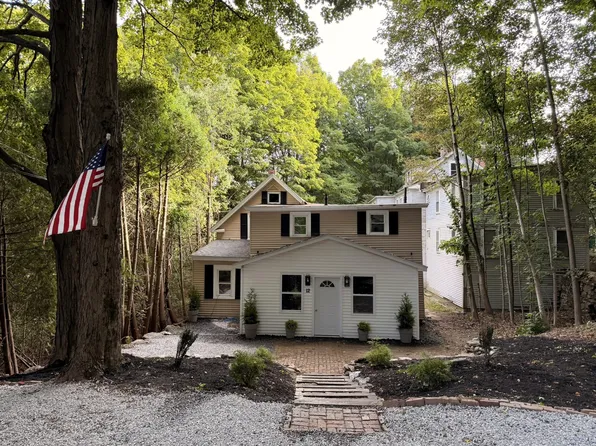 12 Ryefield Rd, Fitchburg, MA 01420
