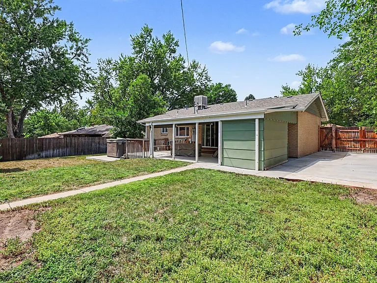 2854 S Yates St — Photo 26