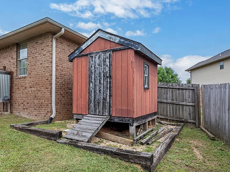 131 Bronze Cir — Photo 30