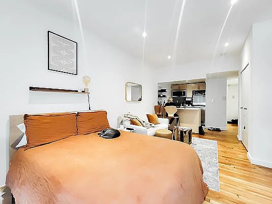 2nd image of 690 Greenwich St APT 3E