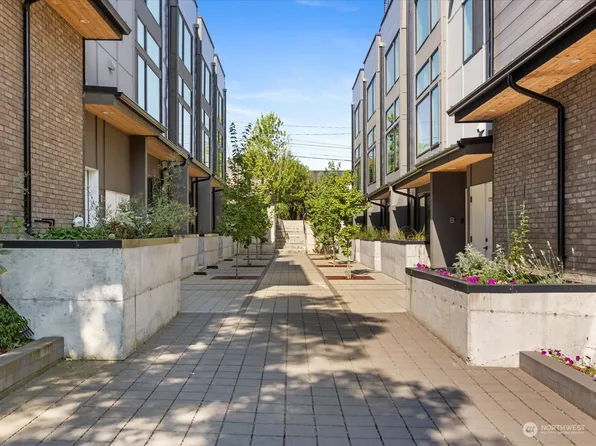 6543 35th Avenue SW #D, Seattle, WA 98126