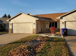 1502 W Weiland Ln, Appleton, WI 54914