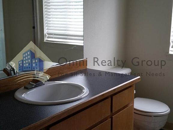 4th image of 1438 NE Kathryn St