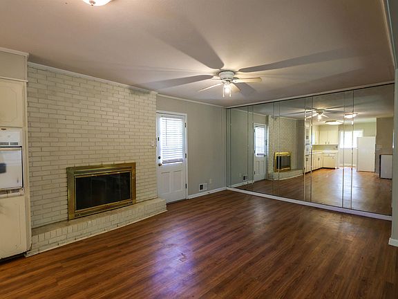 4th image of 408 4th Ave NE