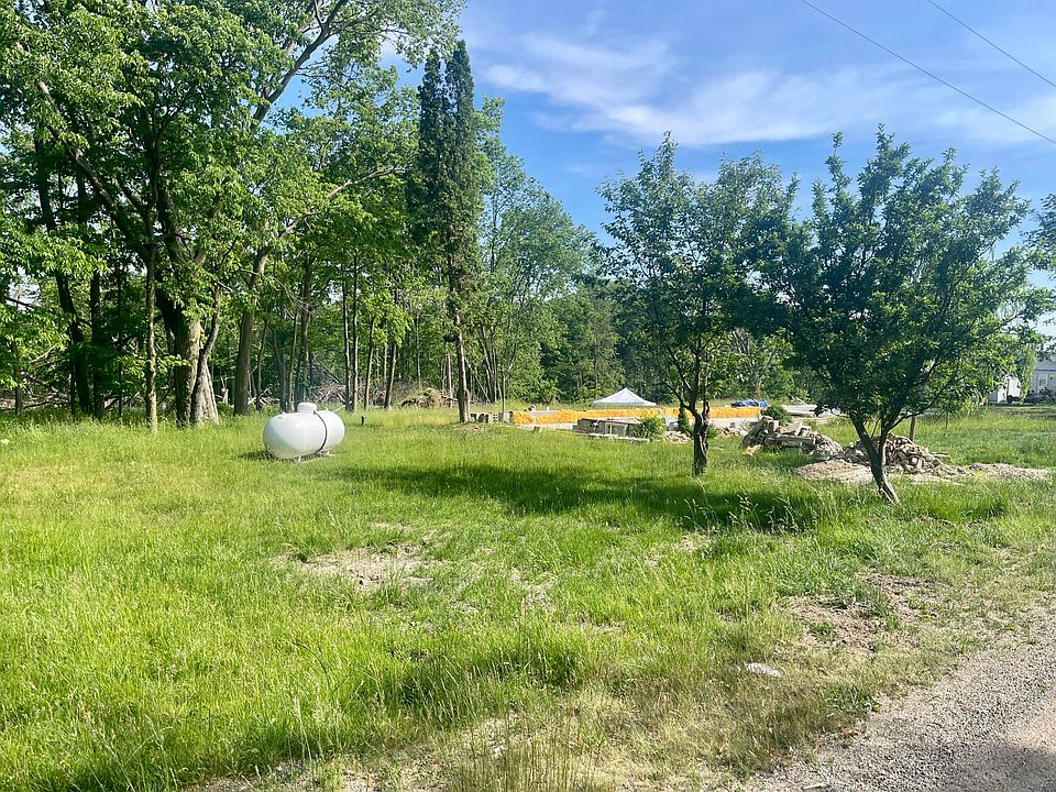 1st image of 677 Tuttle Rd