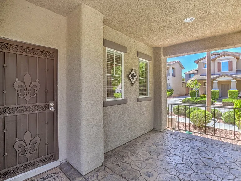 10517 Howling Coyote Ave — Photo 5