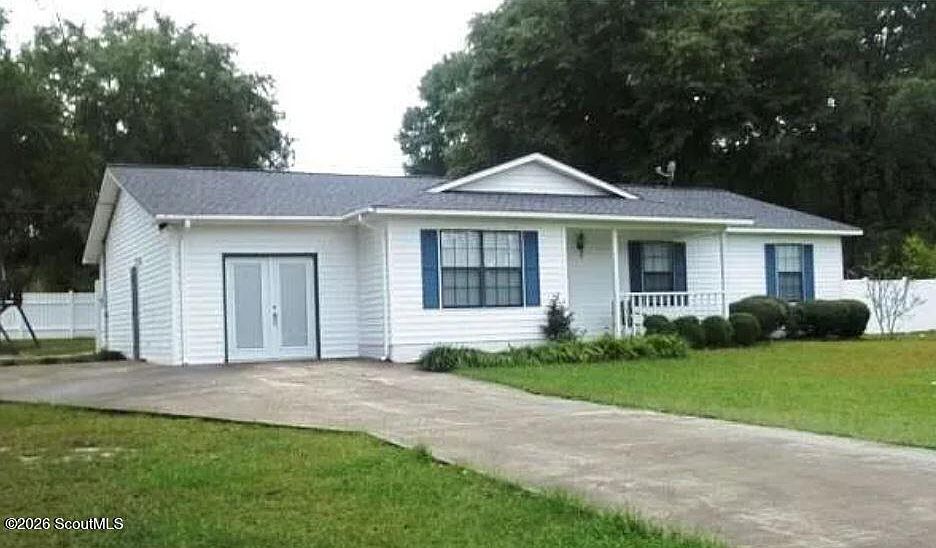 1st image of 830 Dogwood Dr