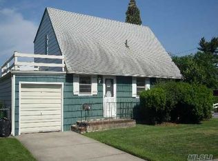1730 Rose St, Merrick, NY 11566
