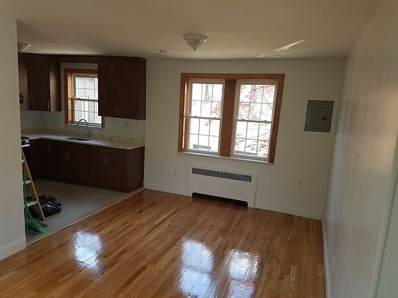 3rd image of 63145 Carlton St #2FRONT