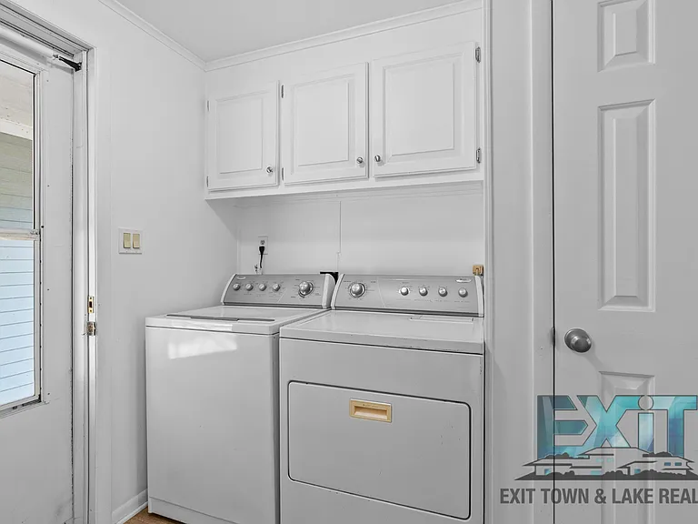 422 Tanglewood Dr — Photo 17
