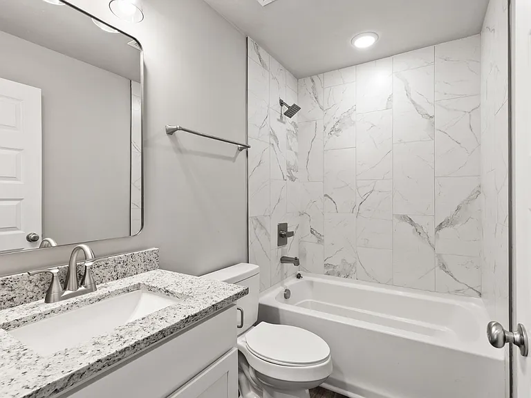 232 Franklin St — Photo 36