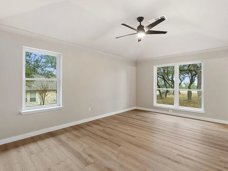900 Morgan Hill Dr — Photo 15