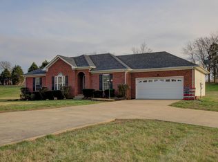 4016 Lakewood Dr, Clarksville, TN 37043