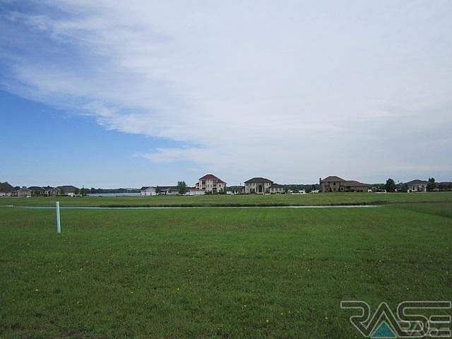 2nd image of 118 Linden Dr