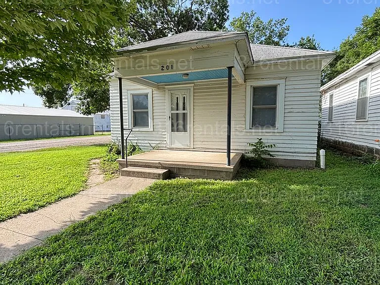 201 W Olive Ave — Photo 1