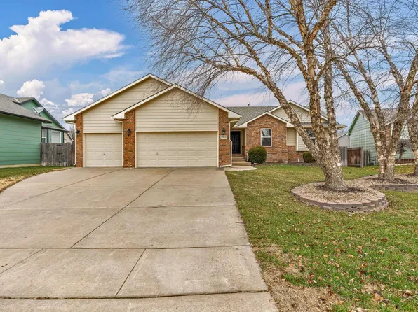 1913 N Beretta Ct, Andover, KS 67002