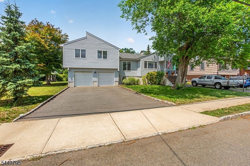 1st image of 286 Atlantic Dr.