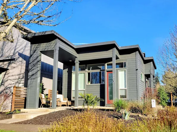 3792 Village Center Dr SE, Salem, OR 97302
