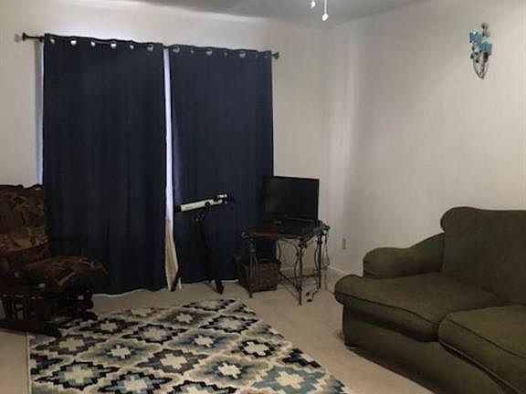 5th image of 10829 Fuller Ave