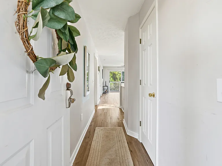 510 White River Dr #24F — Photo 3