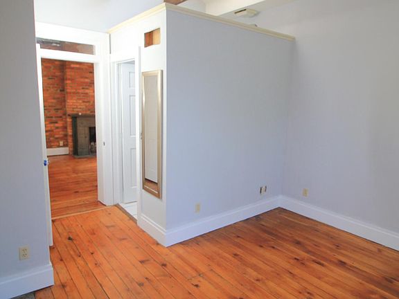 4th image of 33 E Lincoln St #2