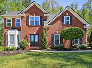 1655 River Oak Dr, Roswell, GA 30075